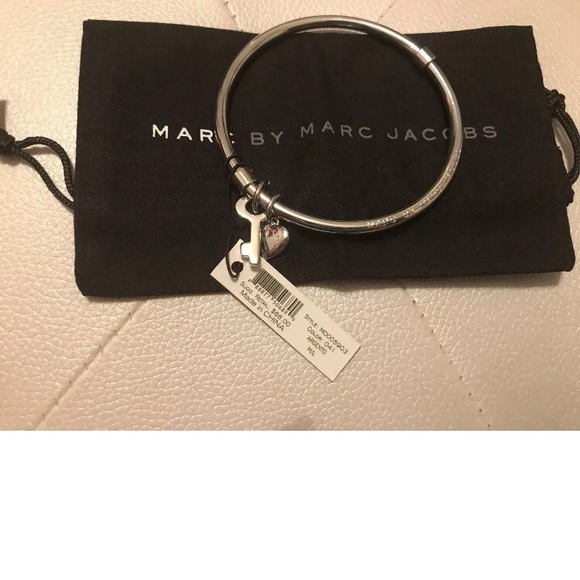 Marc Jacobs Sliver Heart Key Charm Bangle Bracelet - Picture 4 of 5